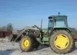 John Deere 3050 z ładowaczem czołowym widok z boku korbanek.pl