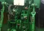 Zaczep tylny w ciągniku John Deere 7720.