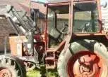 Ładowacz czołowy Agromasz zamontowany na ciągniku MTZ 82