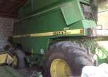 Zdjęcie przedstawiające bok kombajnu John Deere 2266 Extra . 