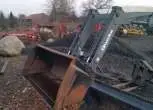 Ładowacz czołowy QUICK Q 75 z łyżką do materiałów sypkich