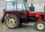 używany ciągnik rolniczy ZETOR 7211 oferta sprzedaży prawy bok oryginalny kolor czerwony