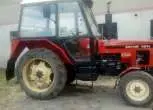 używany ciągnik rolniczy ZETOR 7211 oferta sprzedaży prawy bok oryginalny kolor czerwony