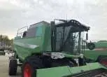 Kombajn zbożowy używany Fendt 6335 widok z przodu 