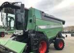 Kombajn zbożowy 6-klawiszowy FENDT 6335 C na utwardzonym placu widok z lewej strony