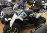 Srebrny ciągnik rolniczy Polaris Sportsman 1000 Touring na salonie quadów spółki Korbanek 