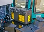 Ciągnik rolniczy marki AUPAX model 5130 ADVANCED Stage V widok na skrzynkę narzędziową
