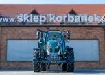 Ciągnik rolniczy marki AUPAX model 5130 ADVANCED Stage V widok na przód