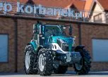 Ciągnik rolniczy marki AUPAX model 5130 ADVANCED Stage V widok na prawą stronę z przodu