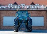 Ciągnik rolniczy marki AUPAX model 5130 ADVANCED Stage V widok na tył