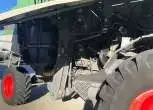Otwarta boczna klapa w kombajnie Fendt 8370 P widok z prawej strony
