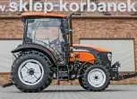Ciągnik rolniczy Arbos 3055 widok z prawej strony