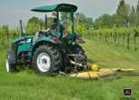 Ciągnik Arbos 3055 w wersji platformowej to niezawodny traktor do prac komunalnych