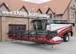 Widok z boku kombajnu Rostselmash TORUM.