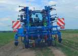 Pielnik na ramie składanej hydraulicznie