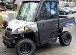 Grafitowy ciągnik rolniczy quad Polaris RANGER Mid Size EV atv widok na przód pojazdu z oferty www.korbanek.pl