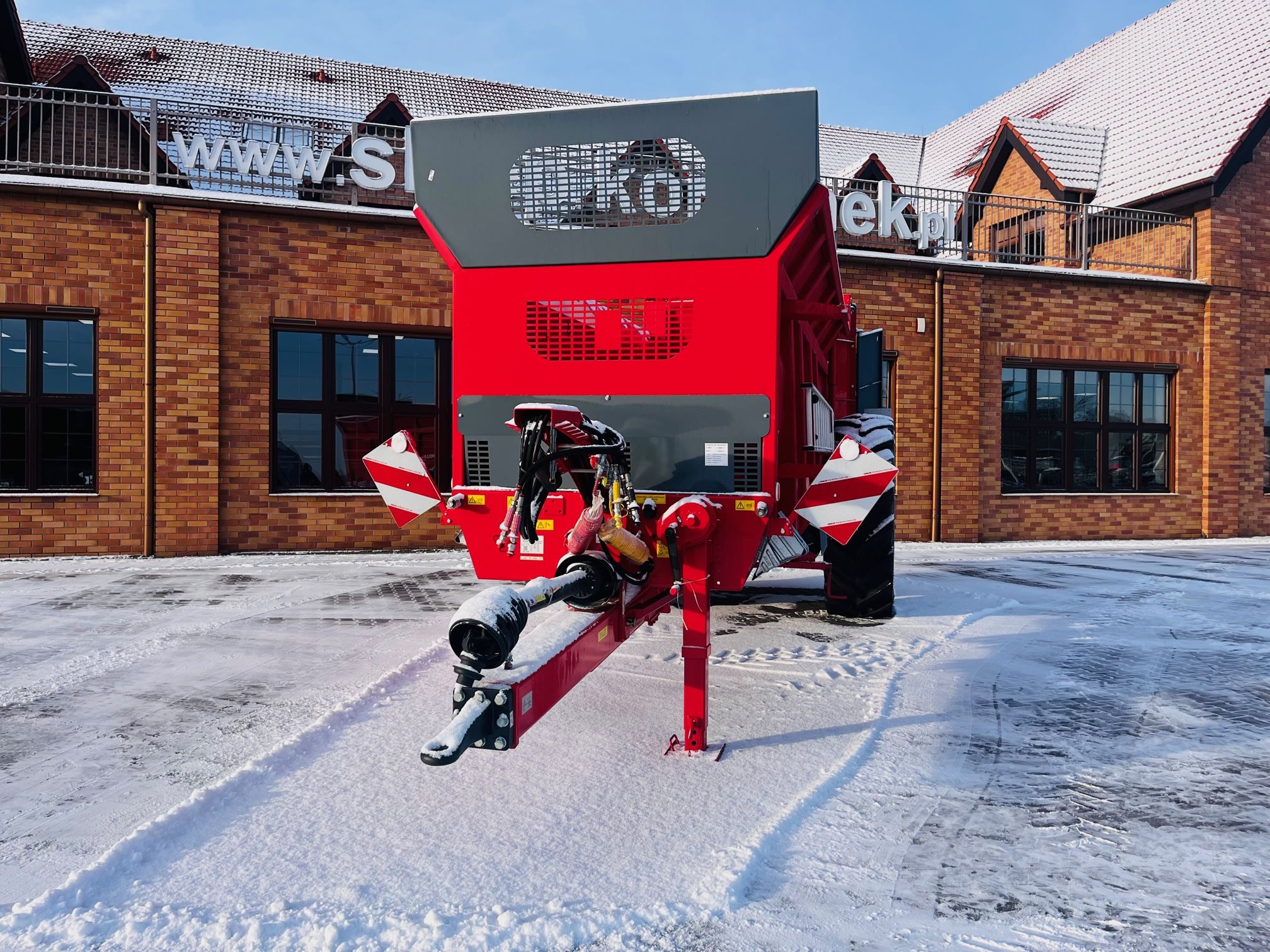 Jednoosiowy rozrzutnik obornika Unia Group Apollo 14 Premium