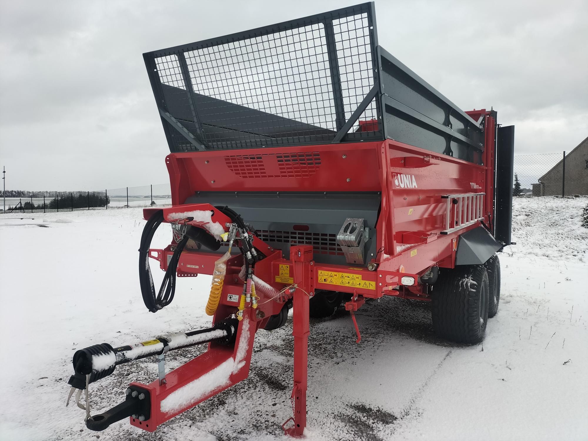 Rozrzutnik obornika Unia Group tandem Tytan 10 PREMIUM TD 2 walce pionowe z talerzami