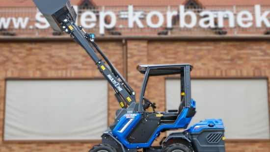 Ładowarka dla firm zajmujących się ogrodami