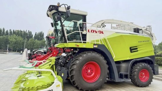 Sieczkarnia Lovol w kolorystyce Claas