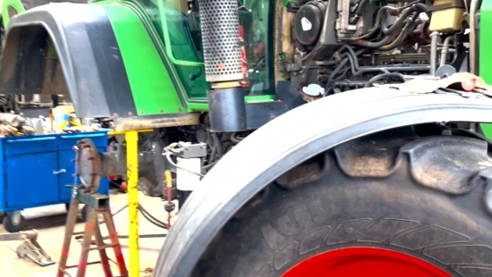 Naprawa ciągnika Fendt