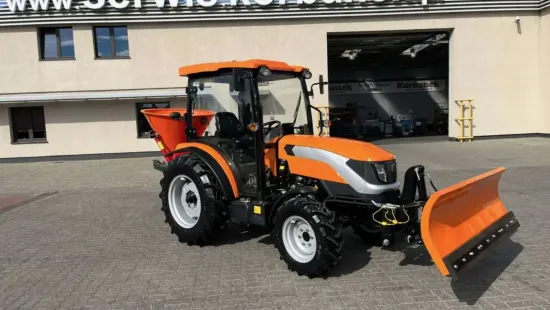 Ciągnik Arbos 2040 w pomaranczowych komunalnych barwach
