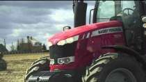 Embedded thumbnail for Pokazy nowości Massey Ferguson 2015 - Miecze 16.04.2015