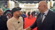 Embedded thumbnail for Maćko Gospodarz na AGROTECH KIELCE 2025 - NA ŻYWO z KORBANKIEM