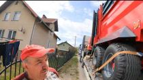 Embedded thumbnail for WŚCIEKŁY I SZYBKI OPERATOR MCCORMICK&amp;#039;A- ŚCIĄGAŁ MASZYNY ZA GRUBĄ KASĘ