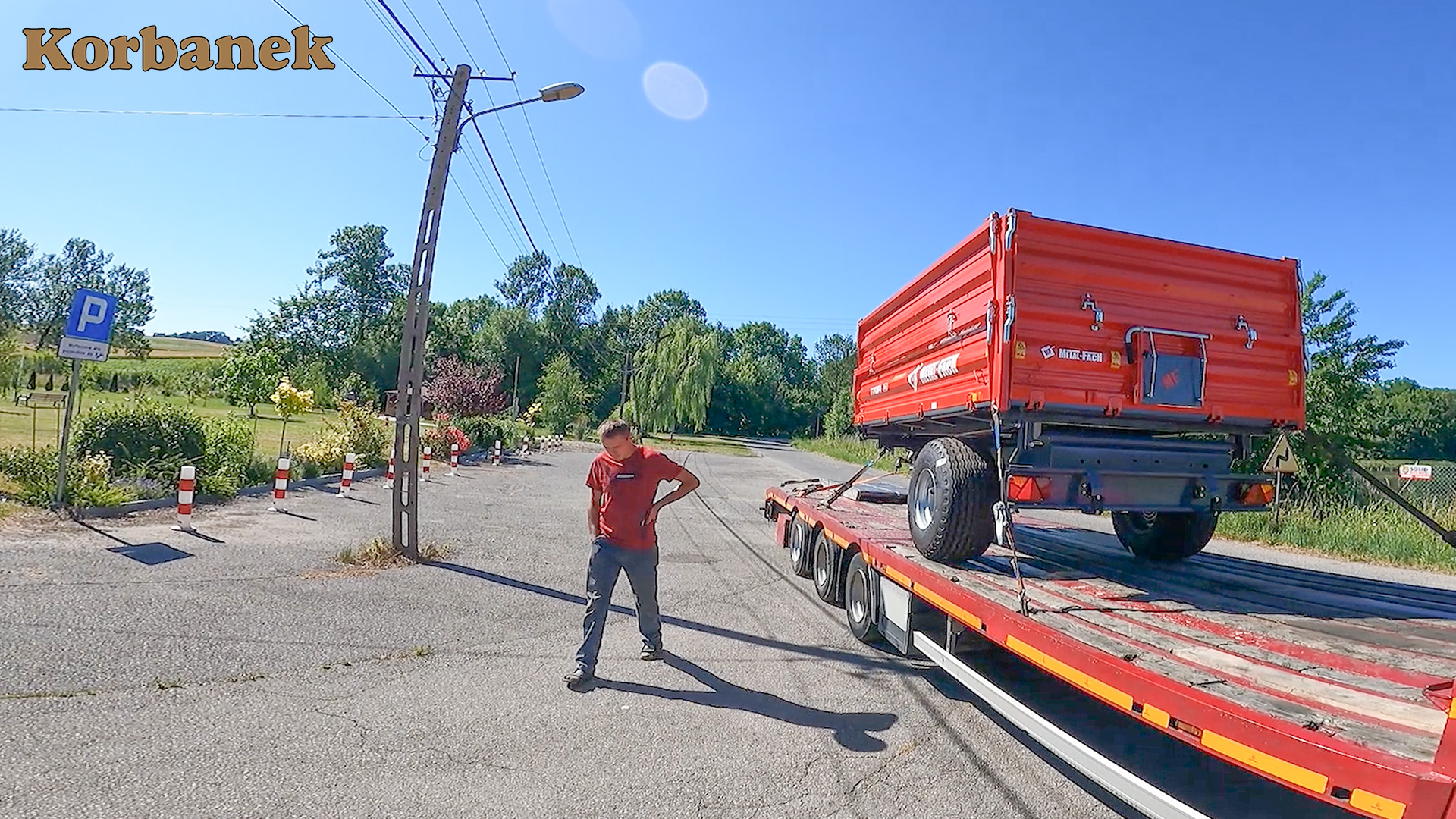 Przyczepa rolnicza jednoosiowa T713A o ładowności 5000 kg to maszyna dedykowane dla mniejszych gospodarstw rolnych oraz do branży komunalnej