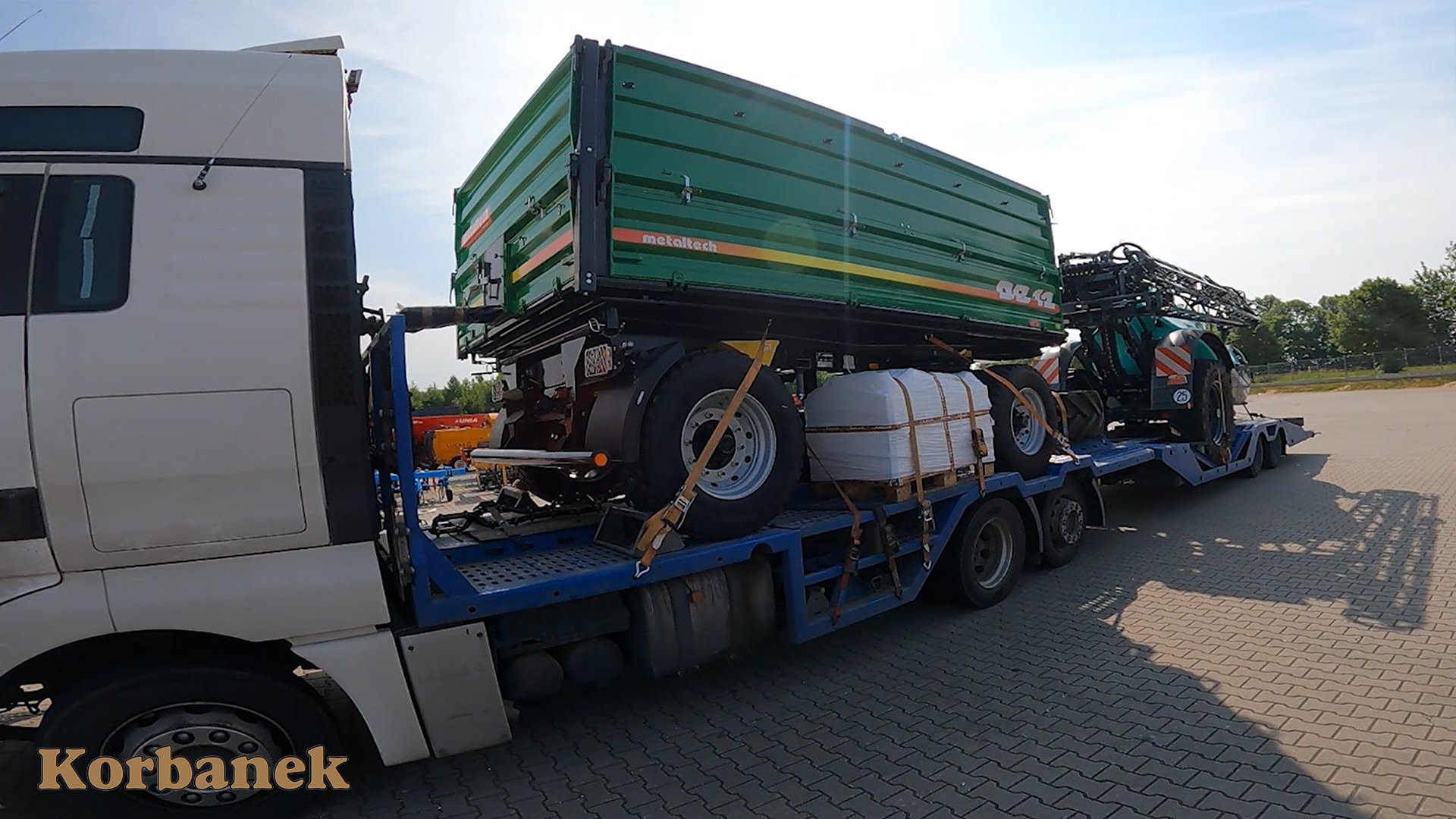 Przyczepy wywrotki typu DB  to doskonałe rozwiązanie dla transportu produktów rolnych, w szczególności zbóż i materiałów sypkich