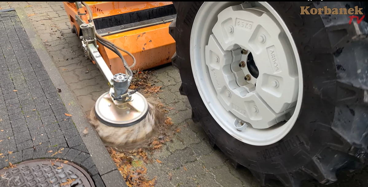 ZAMIATARKA TALEX ECO CLEAN PODCZAS PRECYZYJNEGO CZYSZCZENIA