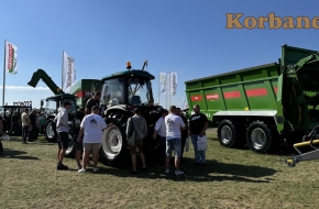 Targi Agro Show Bednary 2024 zgromadziły bardzo dużo odwiedzających stoisko firmy Korbanek miało duże powodzenie