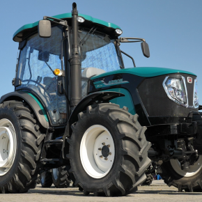 Szybki i zwinny traktor Arbos 3075