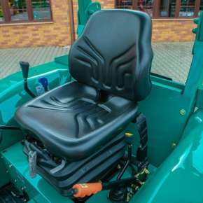 Wygodne siedzenie w traktorze Arbos 2035