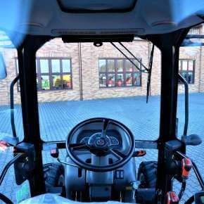 Wnętrze traktora rolniczego Arbos 3055