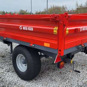 T736A firmy Metal-Fach to jednoosiowa wywrotka rolnicza o ładowności 1,5 tony