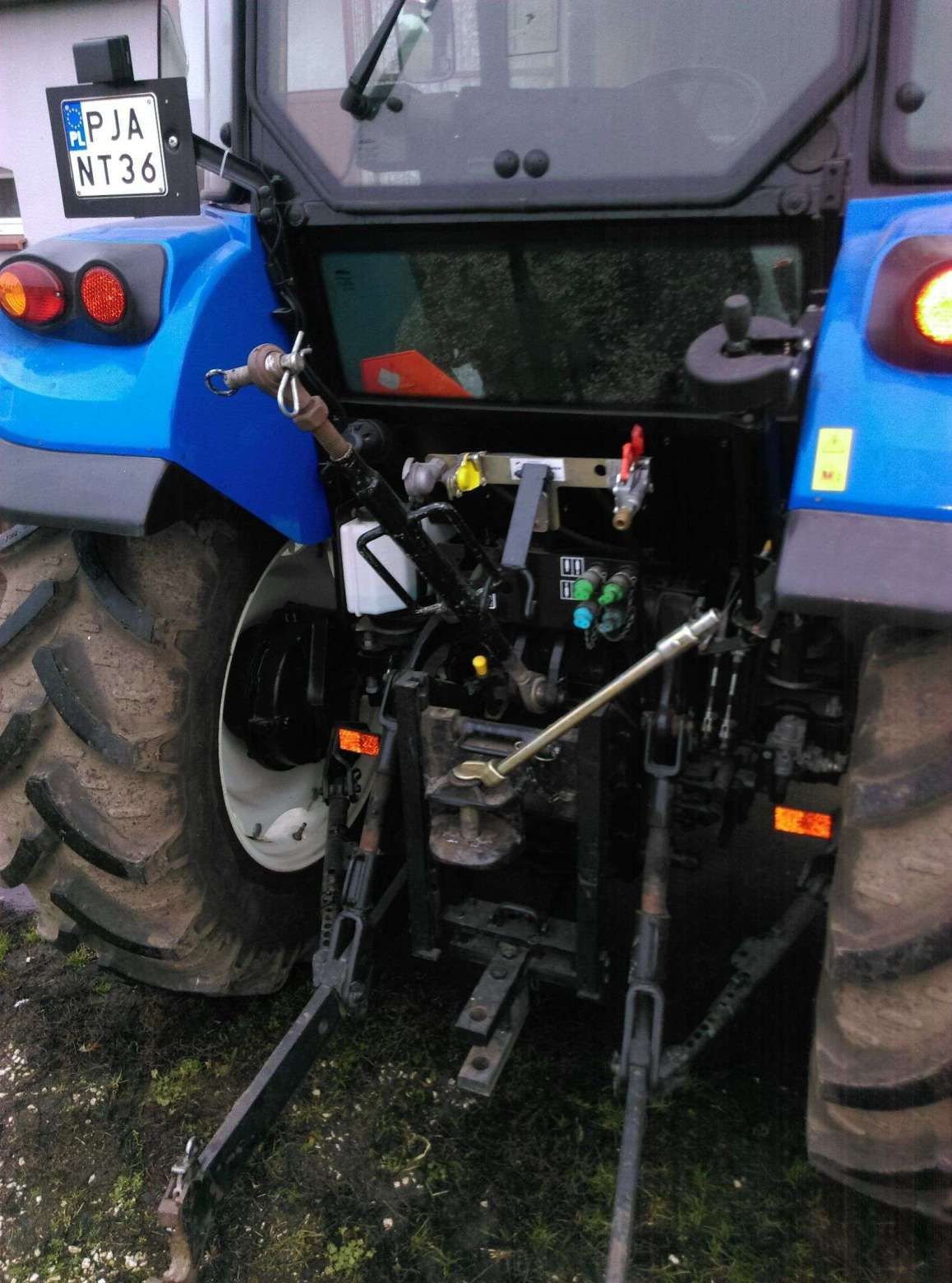 TUZ w ciągniku rolniczym New Holland TD5.75