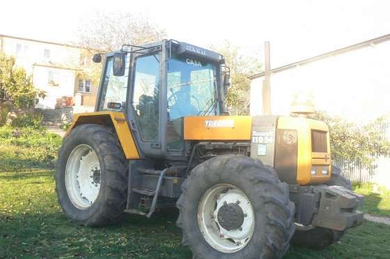 Prawy bok używanego traktora rolniczego Renault 110.54 