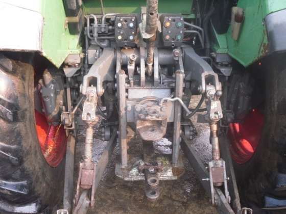 Układ zawieszenia w używanym ciągniku rolniczym Fendt 511