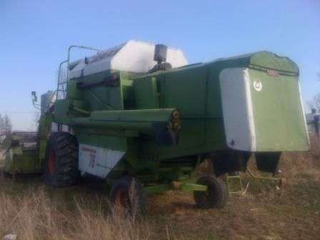 Używany Kombajn CLAAS Dominator 76 rok 1982 widok tylniej lewej strony