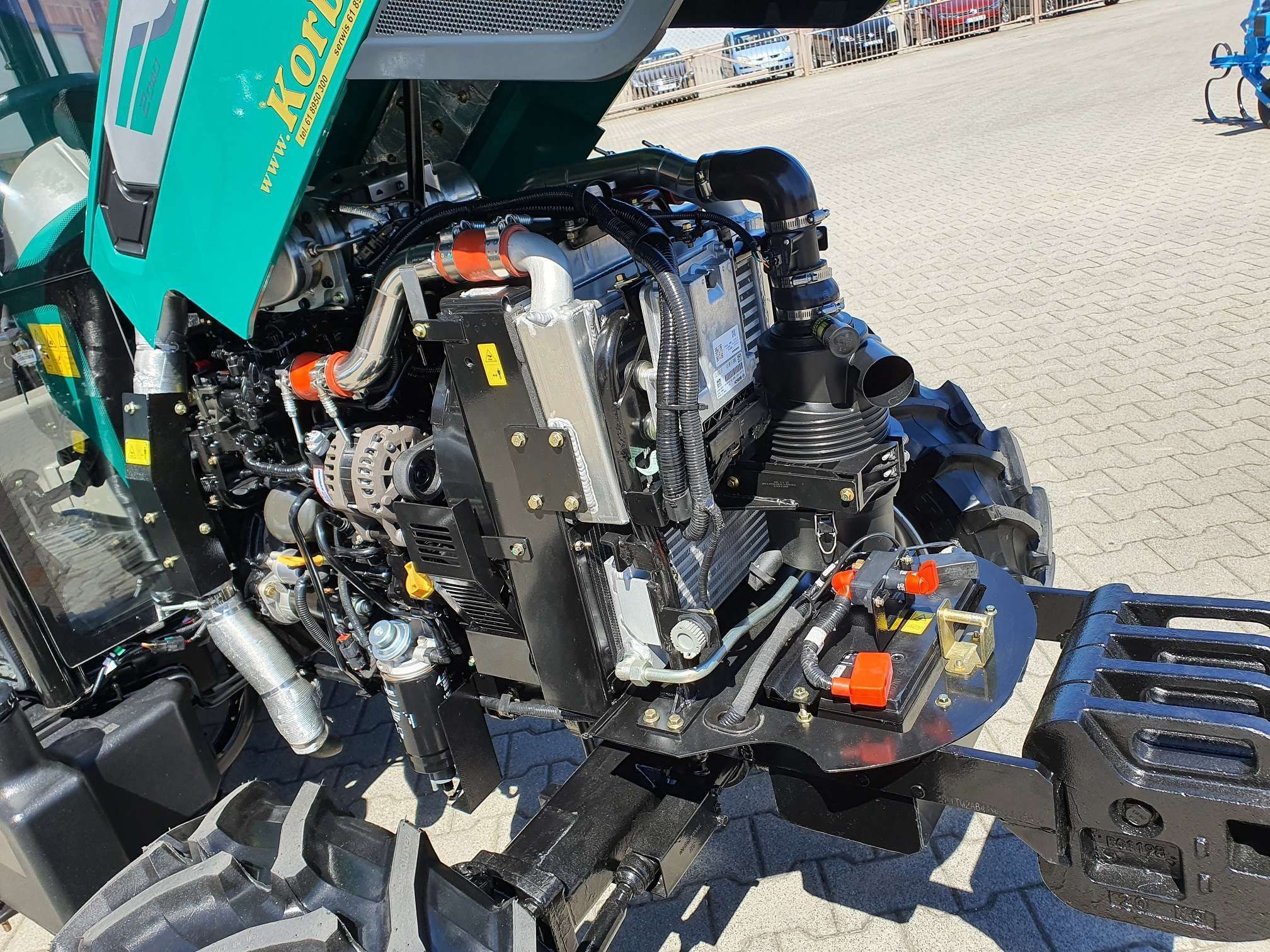 Arbos 2040 silnik Doosan D18 Stage V Widok silnika Doosan D18 Stage V