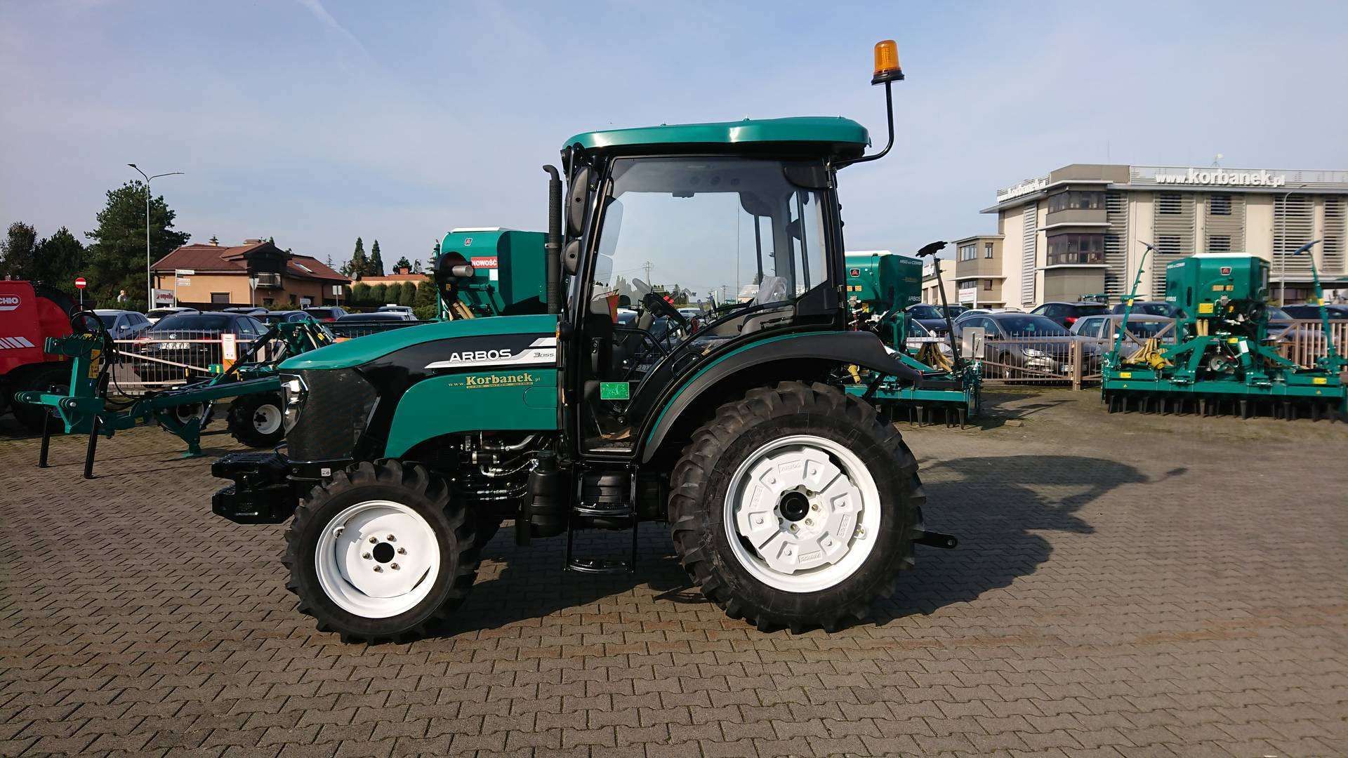 Arbos 3055 widok z lewej strony Ciągnik rolniczy Arbos 3055 widok z lewej strony