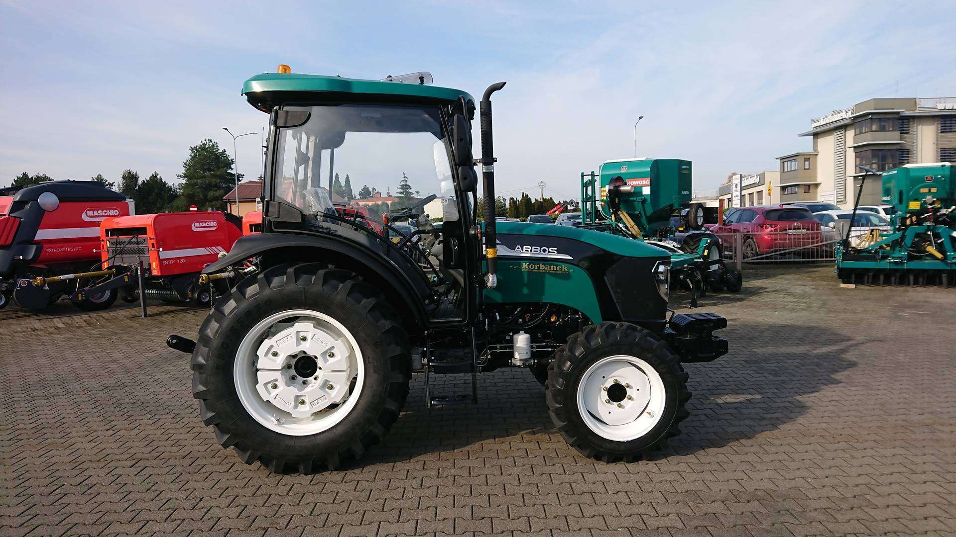 Arbos 3075 widok z prawej strony Ciągnik rolniczy Arbos 3075 widok z prawej strony