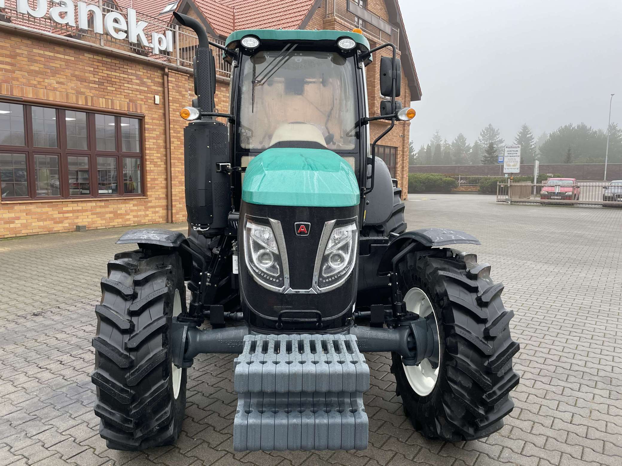 Rolniczy ciągnik P4090 w Tarnowie podgórnym Przód Arbosa P4090 rolniczy do gospodarstwa