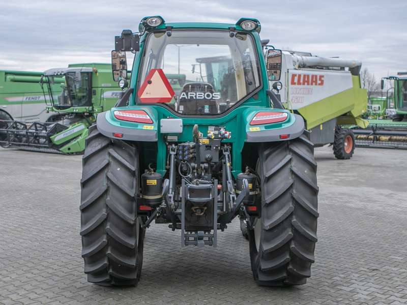 Traktor 5115 arbos global widok na tył zaczep tuz wyjścia hydrauliczne