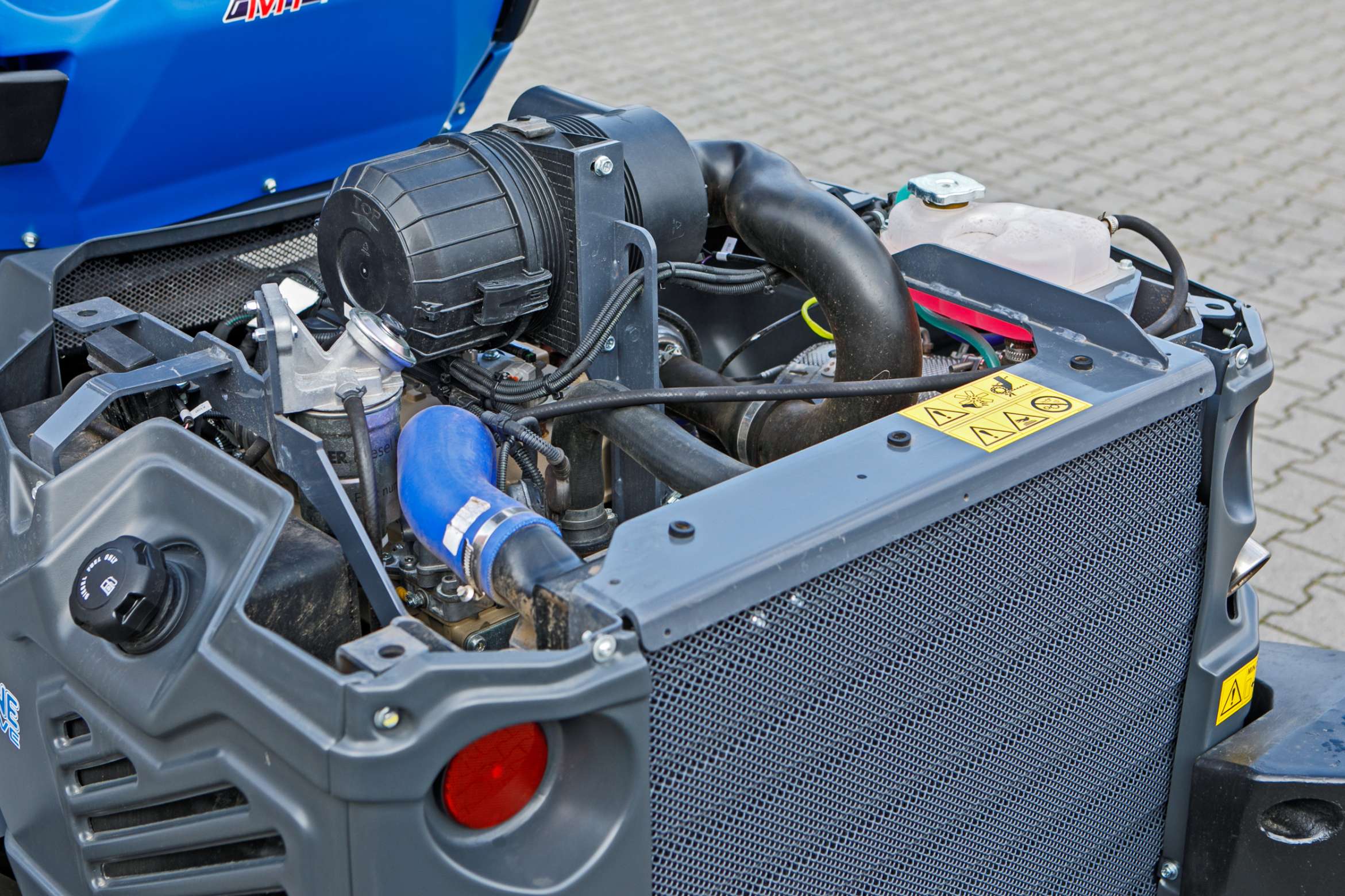 Multione seria 11 Kohler tył dostęp do silnika pokrywa diesel