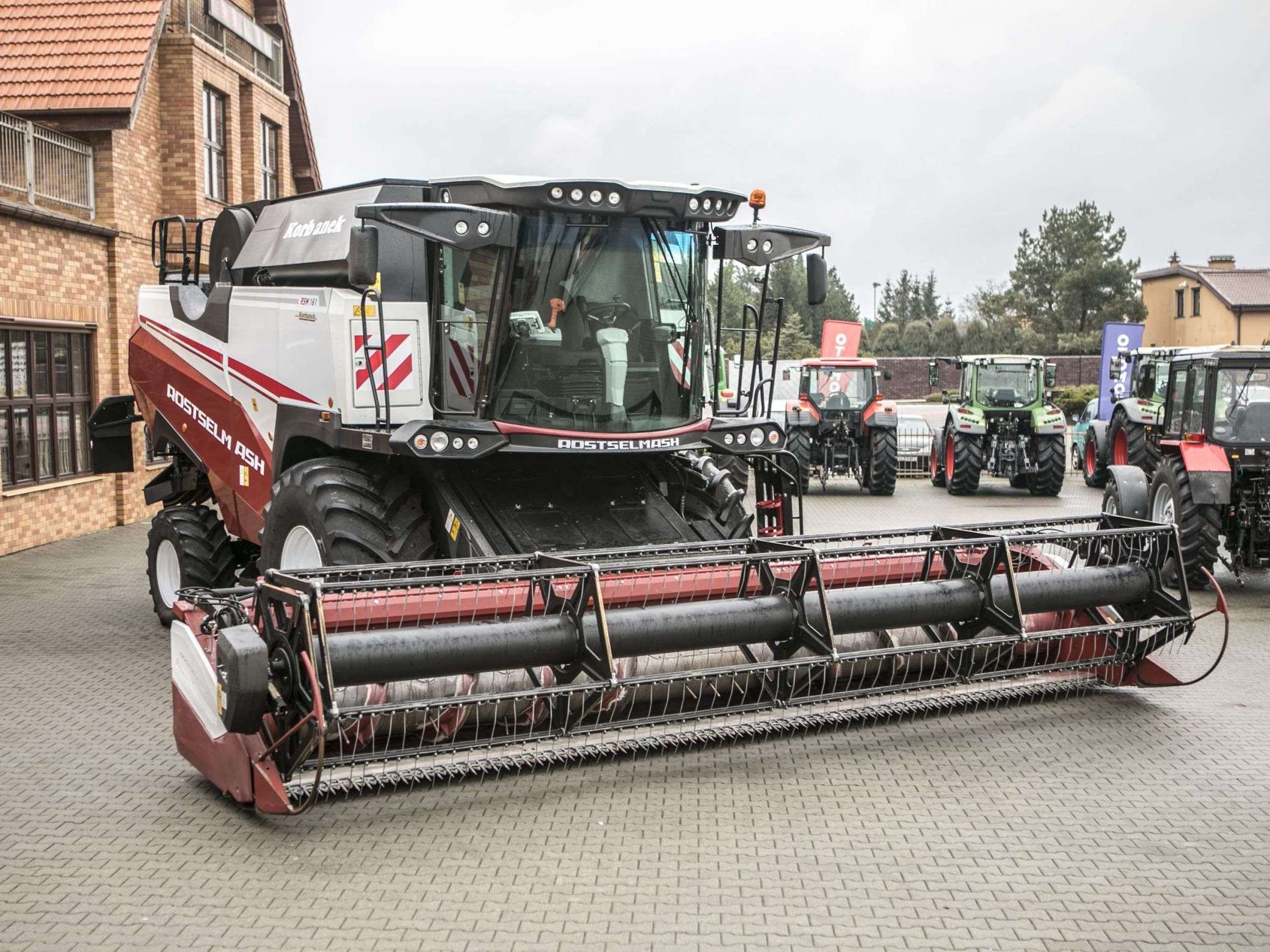 Kombajn Zbożowy Rostselmash Rsm 161 Maszyny Używane 1047