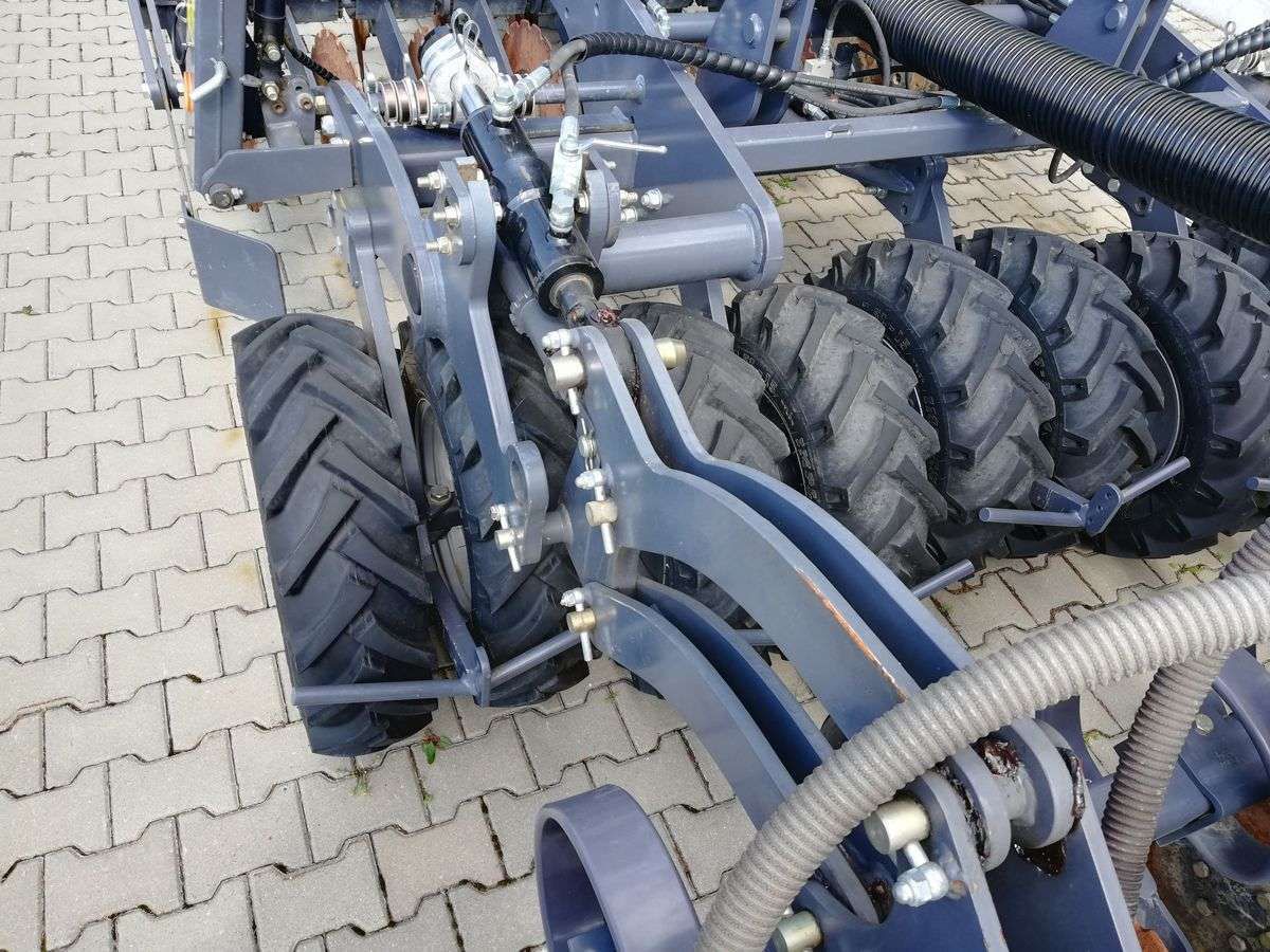 Wał typu off set z kołami montowanymi parami Wał typu off set z kołami montowanymi parami siewnika Maxidrill SKY