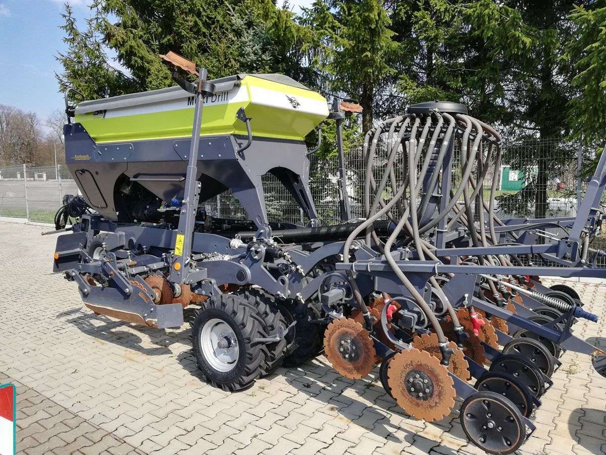 Siewnik zbożowy bezorkowy, szybki, do siewu uproszczonego Sky Maxidrill Siewnik zbożowy bezorkowy, szybki, do siewu bezorkowego uproszczonego Sky Maxidrill